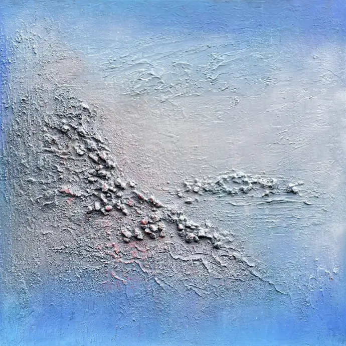 Abstract schilderij 'Ionian Island' in serene blauw- en aardetinten dat water en bergen uitbeeldt. "Ionian Island" (90x90cm) van Yelena Bondarenko. Een sereen abstract landschap in acryl op linnen. Vraag informatie aan.