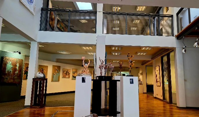 Yelena Bondarenko Sarg Art Gallery