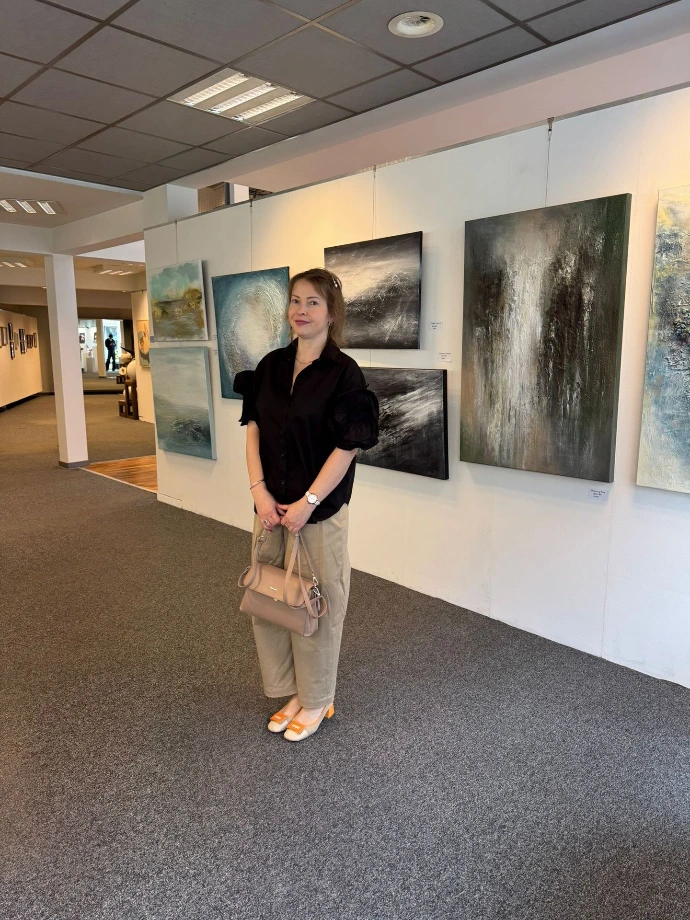 Yelena Bondarenko in Sarg Art Gallery