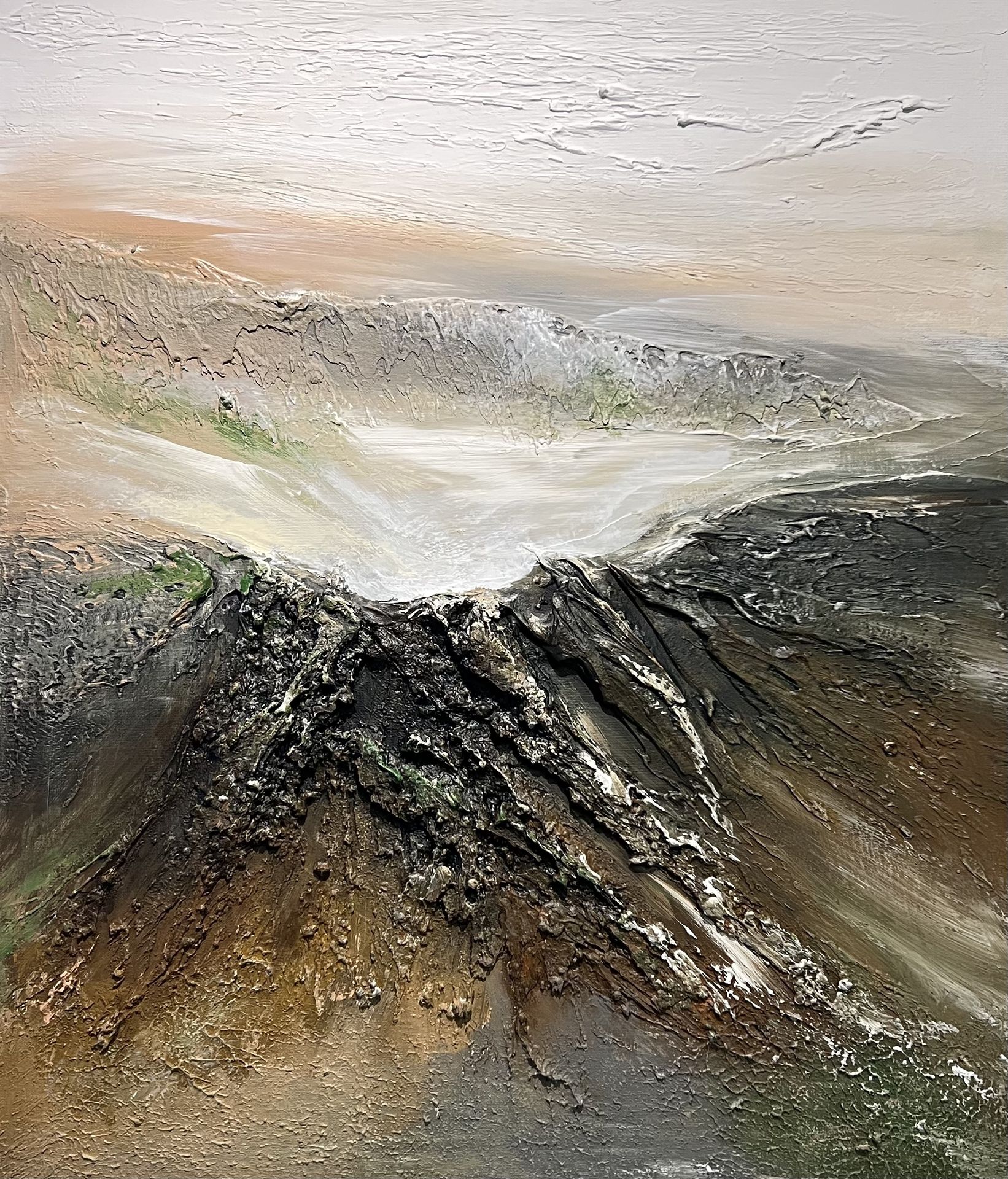Abstract schilderij "Primordial. Madeira — Born of Fire" van Yelena Bondarenko, structuur en acryl op linnen