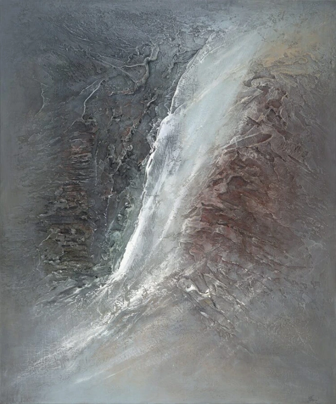 Abstract schilderij "Through the Silence" van Yelena Bondarenko, 120×100 cm: grijze en witte diagonale lichtbaan tussen donkere reliëfvlakken