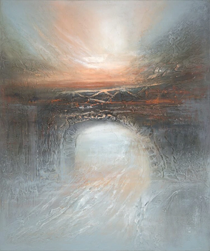 Abstract schilderij "Misty Crossing" van Yelena Bondarenko, 120×100 cm: boog van licht boven mistig water in grijs en koper